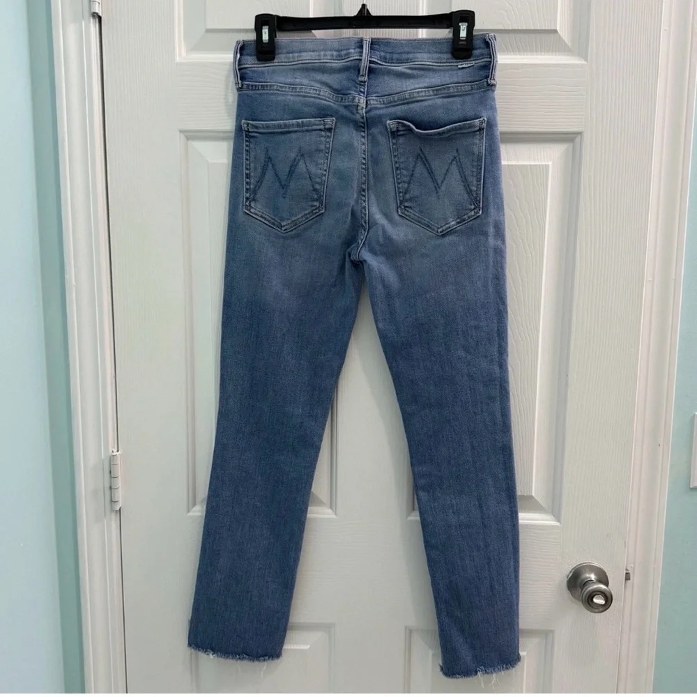 Mother Womens Size 28 The Mid Rise Dazzler Ankle Fray Riding the Cliffside Jeans - Picture 6 of 11